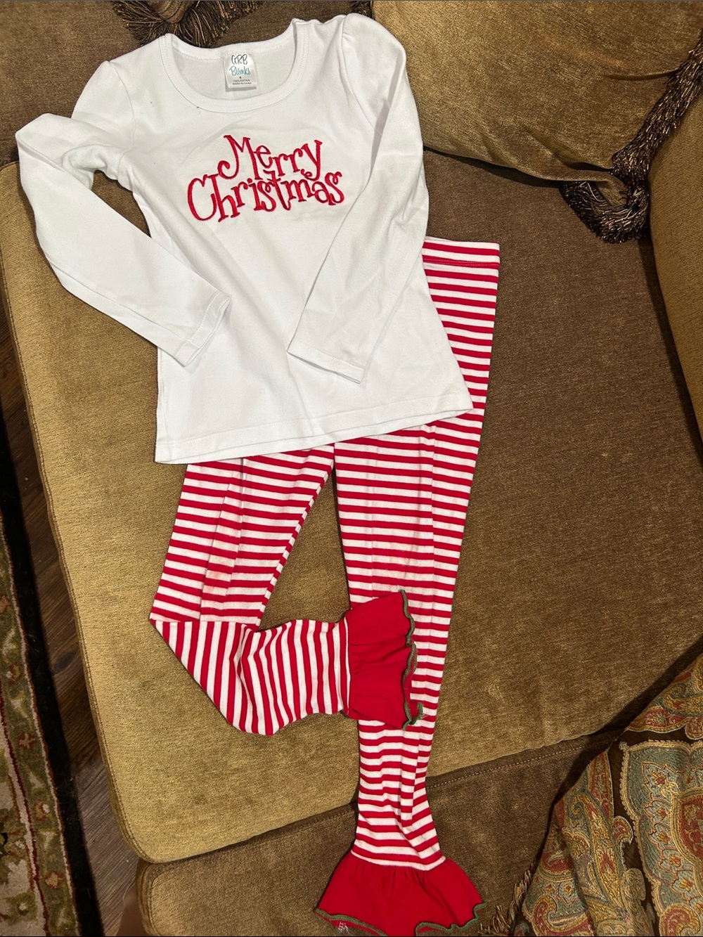 Bonnie Jean Christmas legging and embroidered “Merry Christmas“ top set girls 6